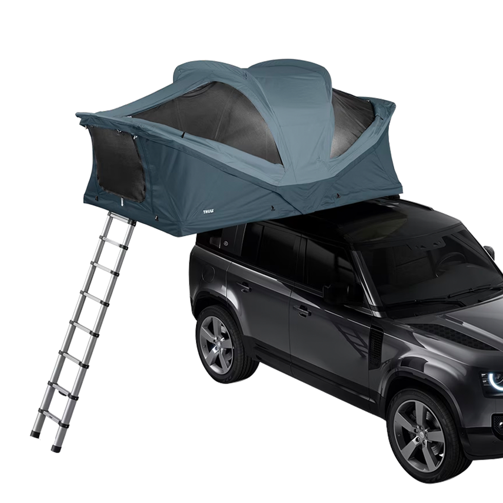 https://hips.hearstapps.com/vader-prod.s3.amazonaws.com/1699302369-thule-approach-rooftop-tent-65494bcdccb37.png?crop=1xw:1xh;center,top&resize=980:*
