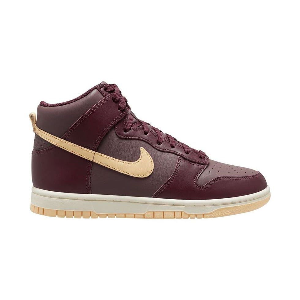 Dunk High Basketball Sneaker Dunk High Basketball Sneaker
