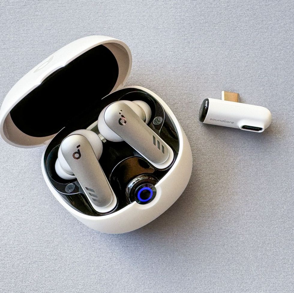 CES Report. Move Over, AirPods: JBL's Low-Price True Wireless Earbuds Look  Stunning - Forbes Vetted