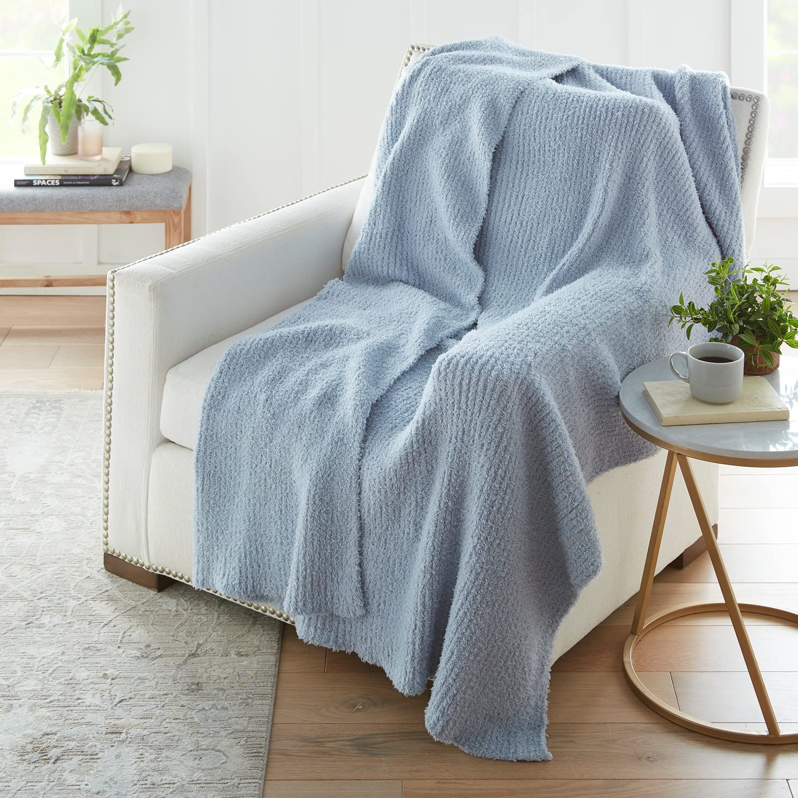 8 Barefoot Dreams Blanket Dupes That Are Just as Cozy