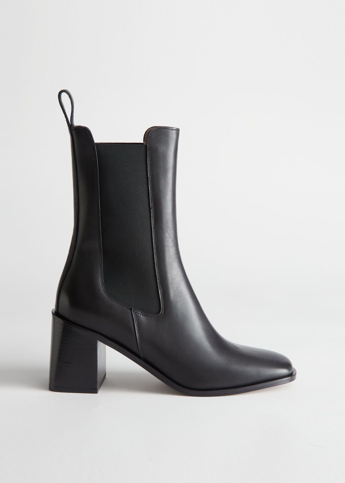 Pointed heeled shop chelsea boots