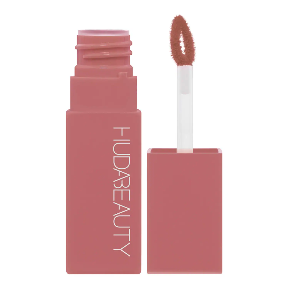 e.l.f. Cosmetics Glossy Lip Stain, Lightweight, Long-Wear Lip Stain For A  Sheer Pop Of Color & Subtle Gloss Effect, Berry Queen : : Beauty &  Personal Care