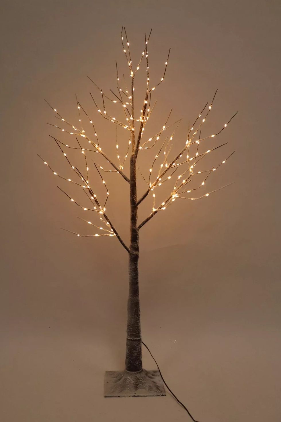 11 Beautiful Twig Christmas Trees To
