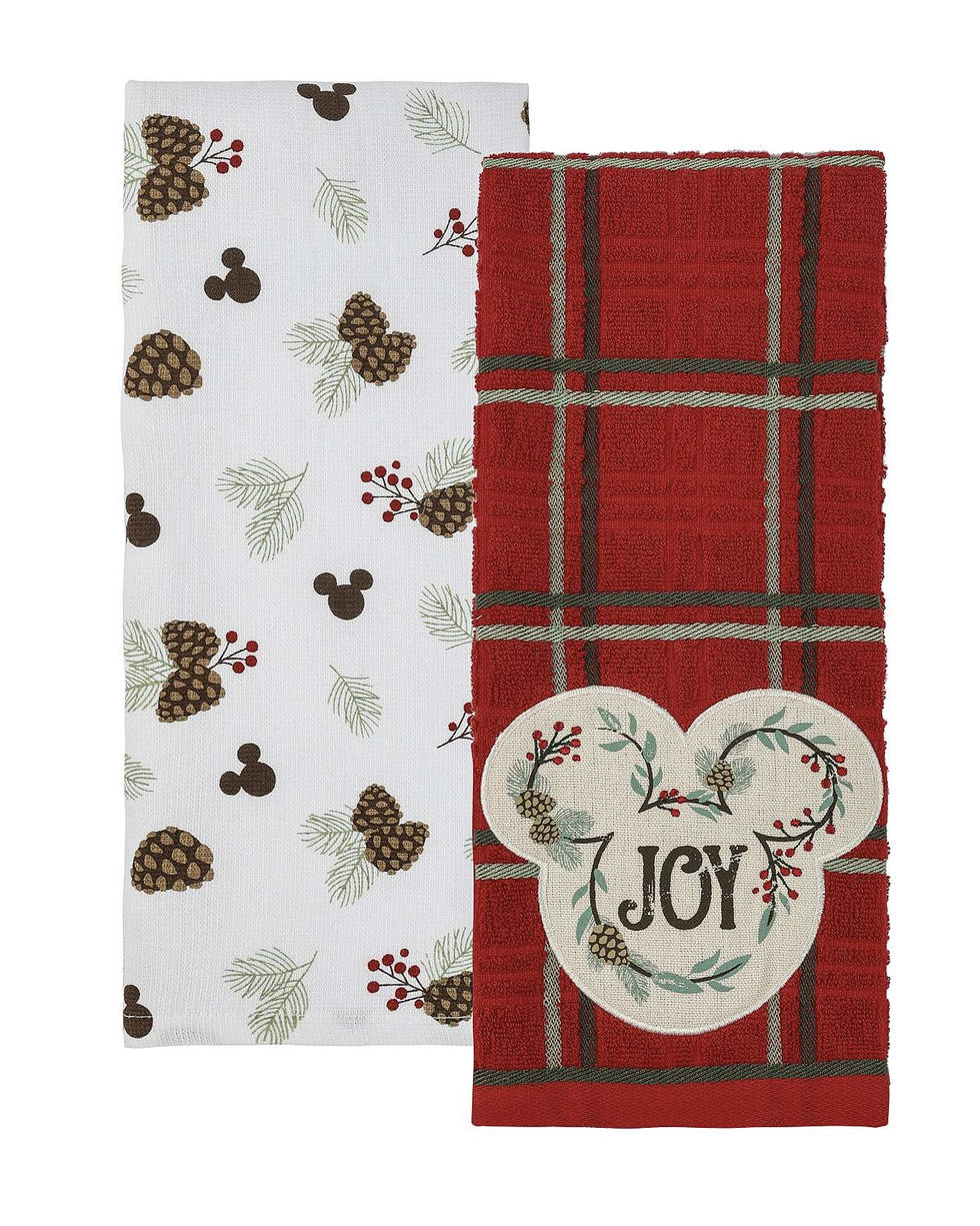 https://hips.hearstapps.com/vader-prod.s3.amazonaws.com/1699914428-disney-christmas-decor-hand-towels-6552a2890e8f2.png?crop=0.8051150895140665xw:1xh;center,top&resize=980:*
