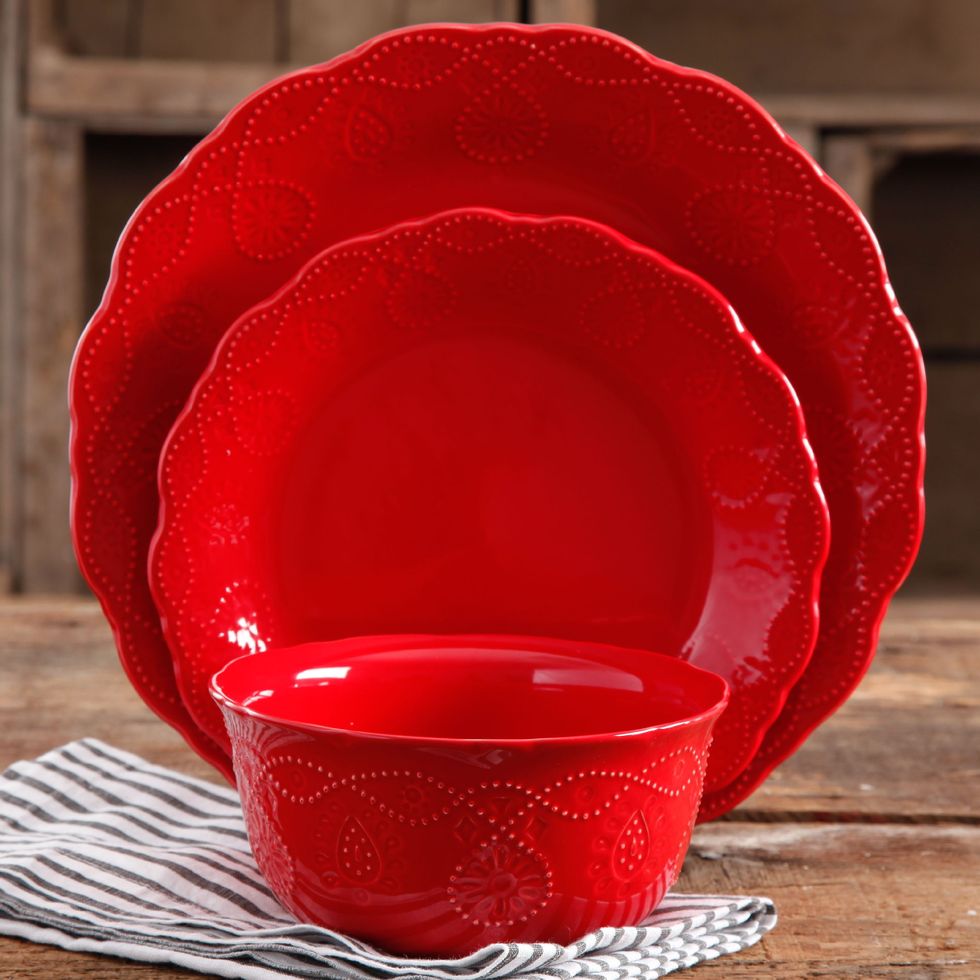 Pioneer Woman kitchenware is on sale for Labor Day