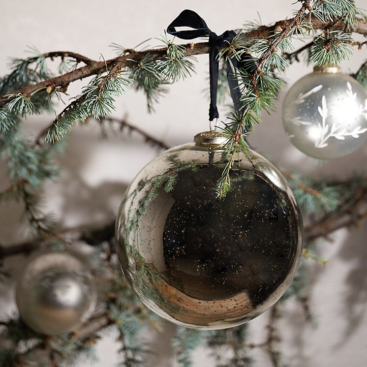 The White Company Ultimate Mercury Champagne Bauble