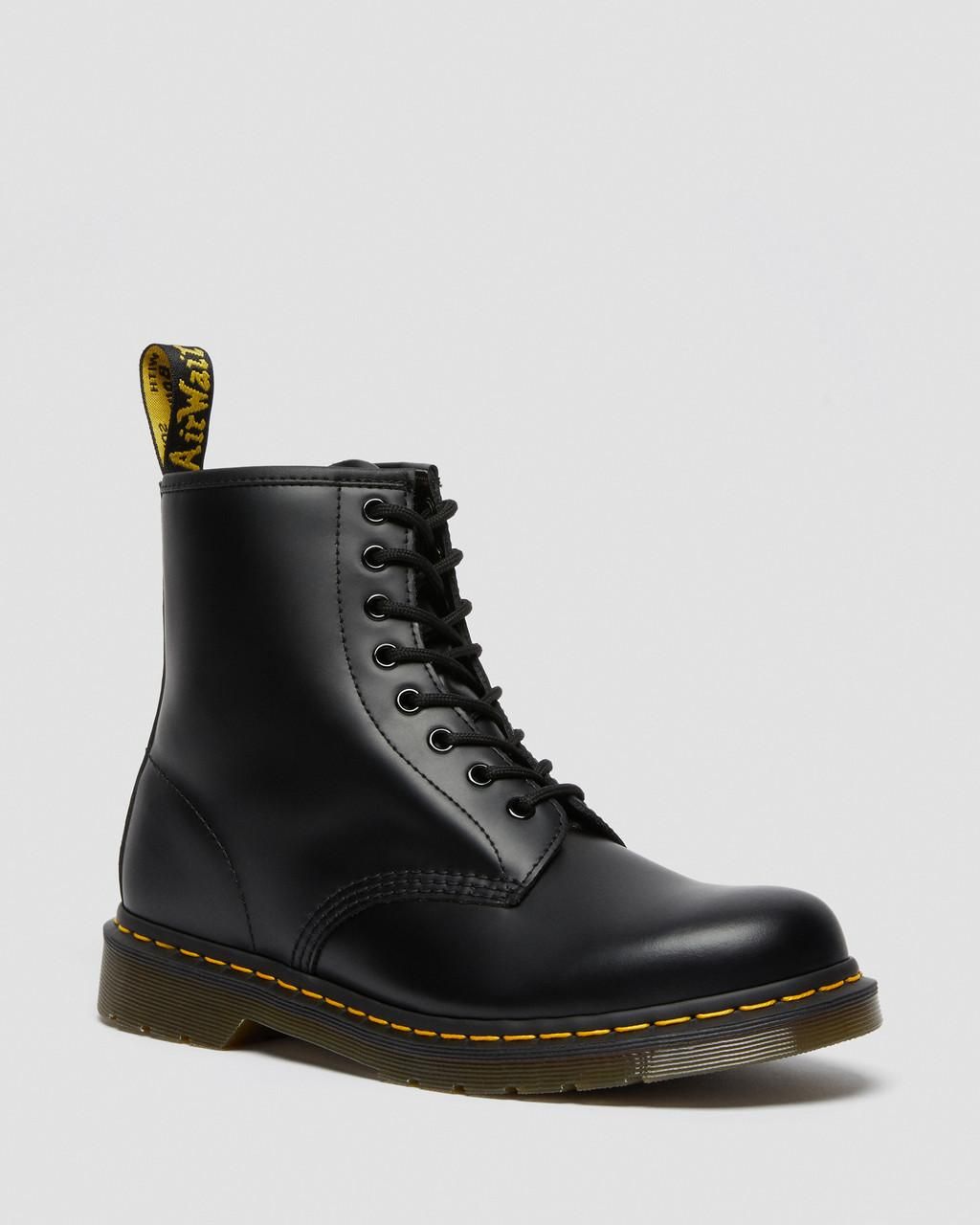 Wide feet outlet doc martens