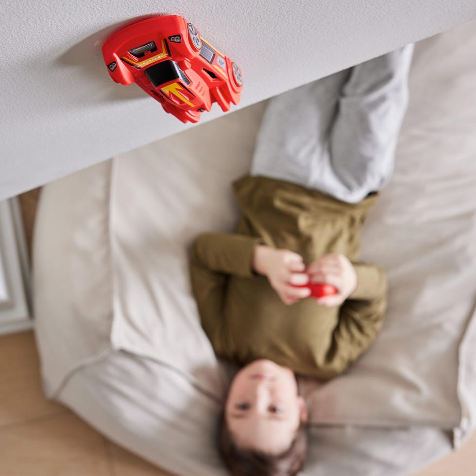 Zero Gravity RC Car Wall Climber Zero Gravity RC Car Wall Climber