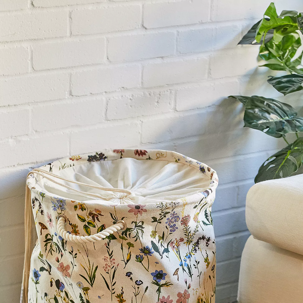 Clean and Tidy: Good-Looking Rubbish Bins from a Surprising Source