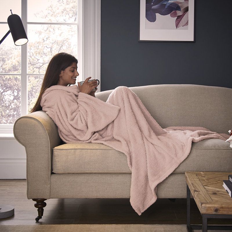 Warm wearable online blanket