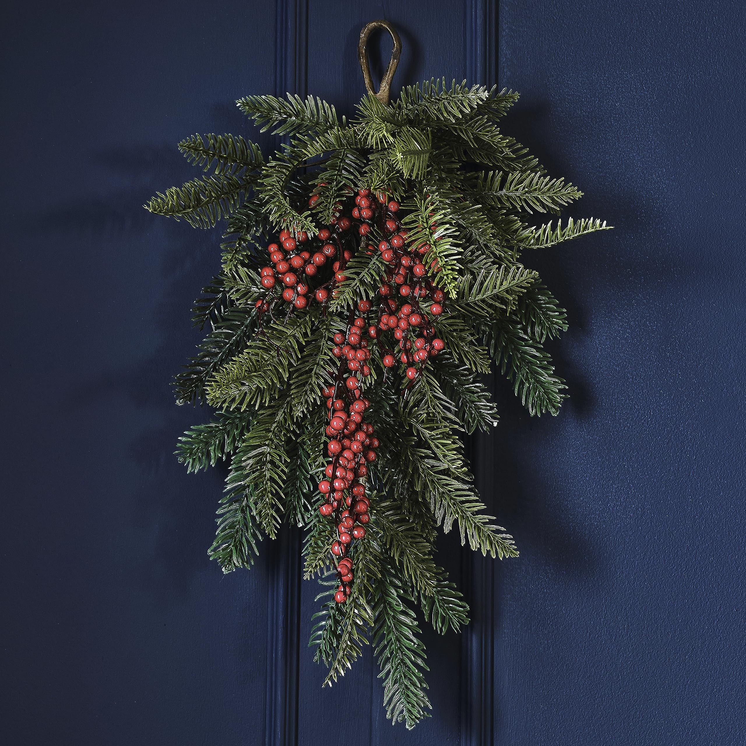 13 Beautiful Christmas Swags For 2024