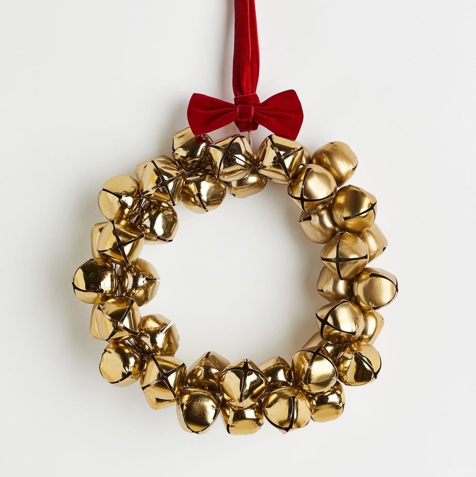 25 Christmas Door Wreaths To Buy For 2024 Christmas Wreaths 25-christmas-door-wreaths-to-buy-for-2024-christmas-wreaths
