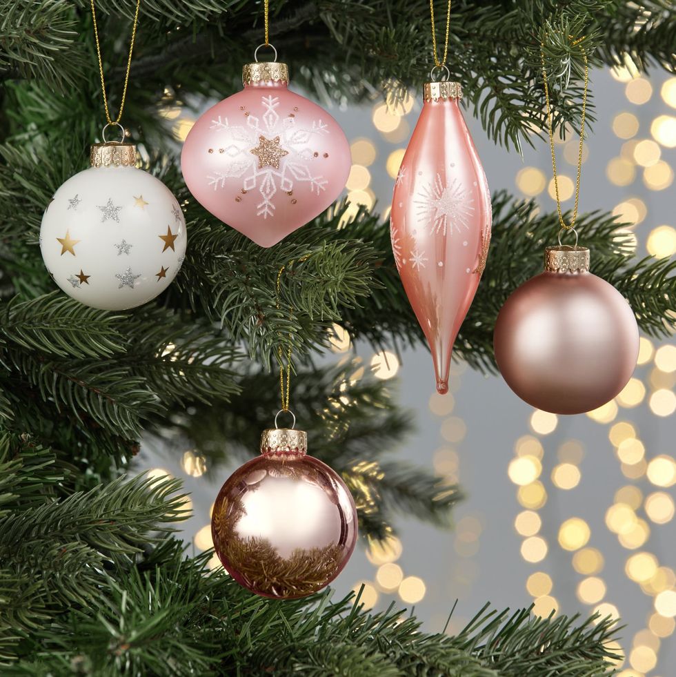 17 Pink Christmas Decorations To Buy in 2023