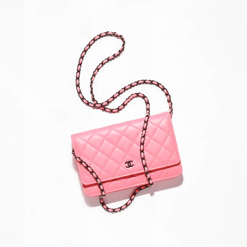 Classic Wallet on Chain Lambskin & Black Metal Coral Pink