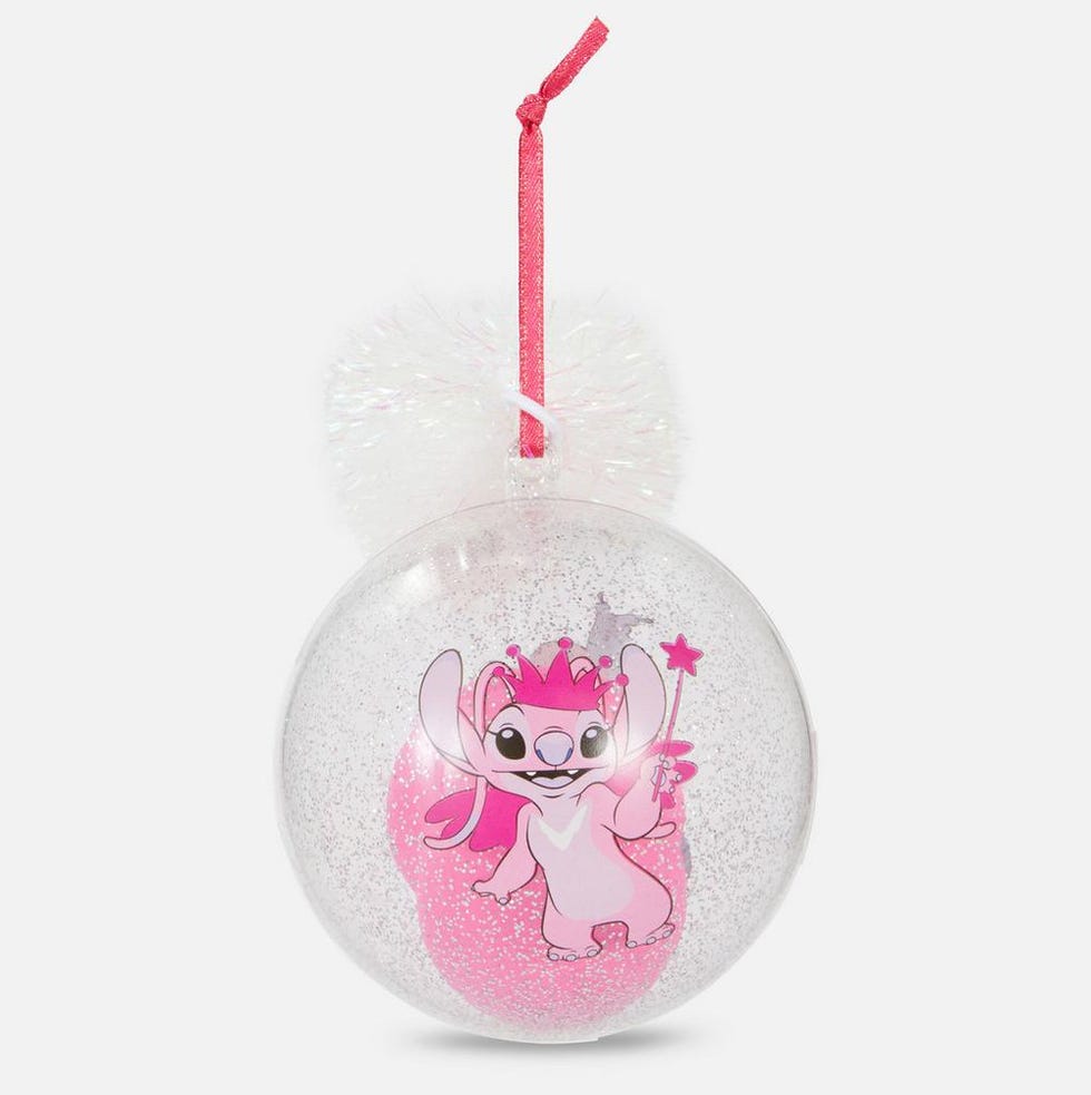 Primark Tiene Los Adornos Navideños De Disney Más Encantadores De Este 2023 9 4. Bola De Navidad Con Purpurina De Disney, Por 2 Euros En Primark