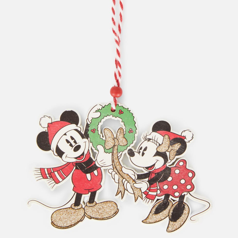 Primark Tiene Los Adornos Navideños De Disney Más Encantadores De Este 2023 13 8. Decoración De Mickey Y Minnie Por 2 Euros En Primark