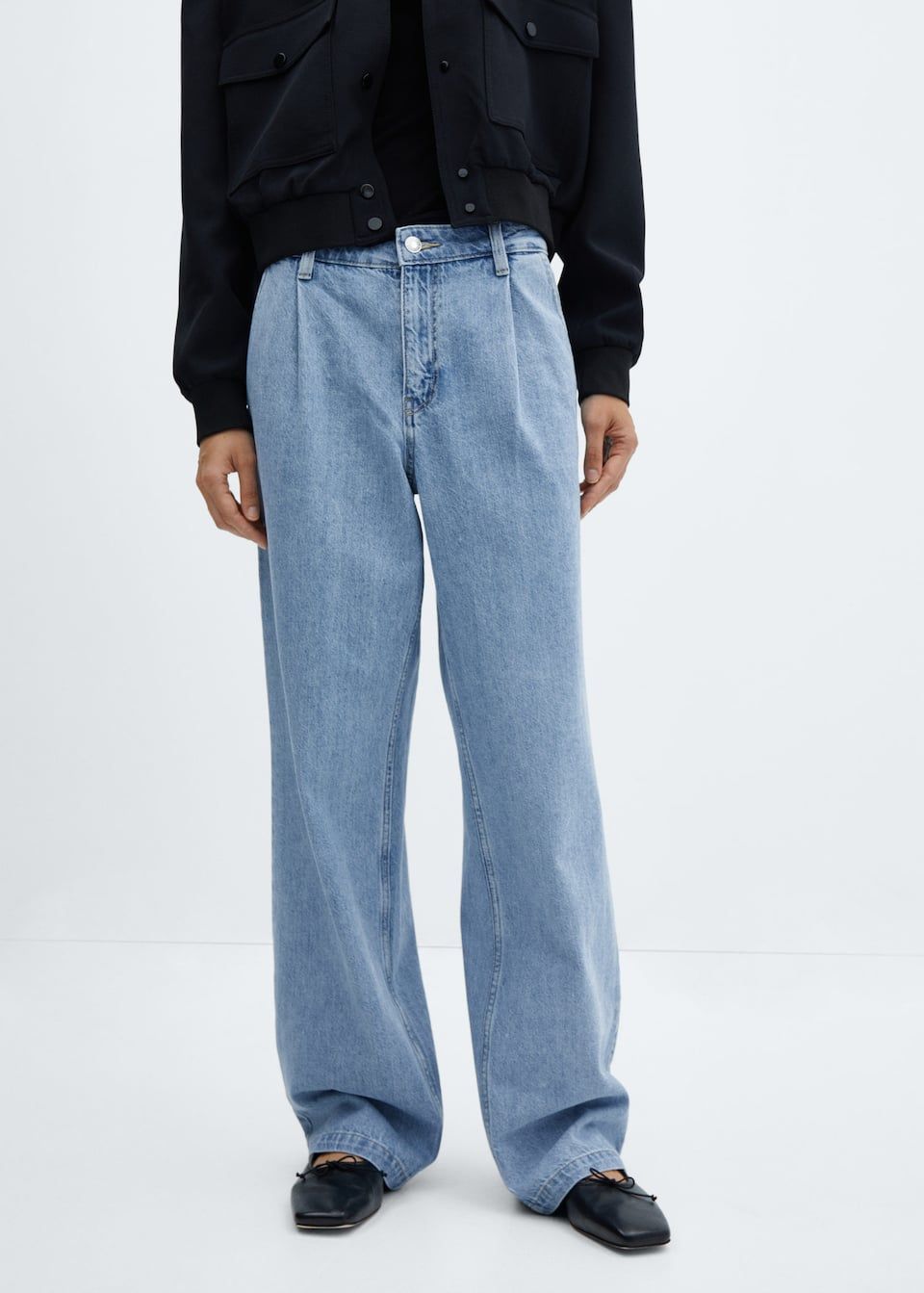 10 pantalones holgados de Zara que todas las estilistas tienen en