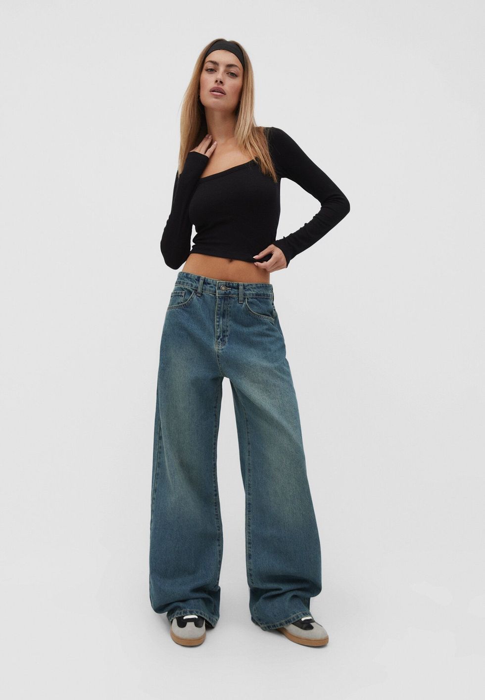 10 pantalones holgados de Zara que todas las estilistas tienen en