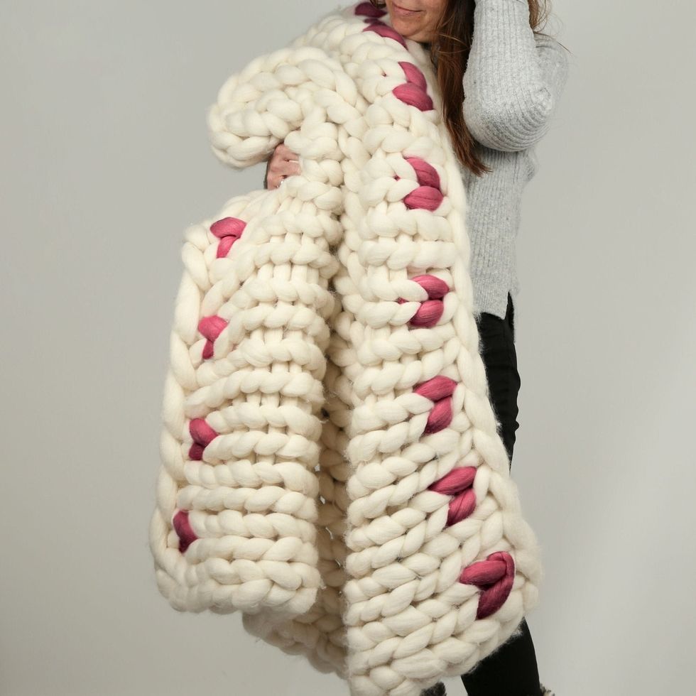 Arm Knitting Kit. Chunky Knit Heart Blanket