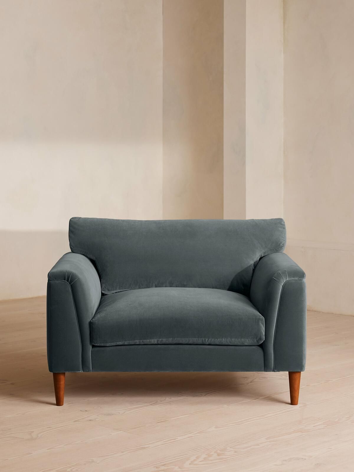 Reading loveseat online