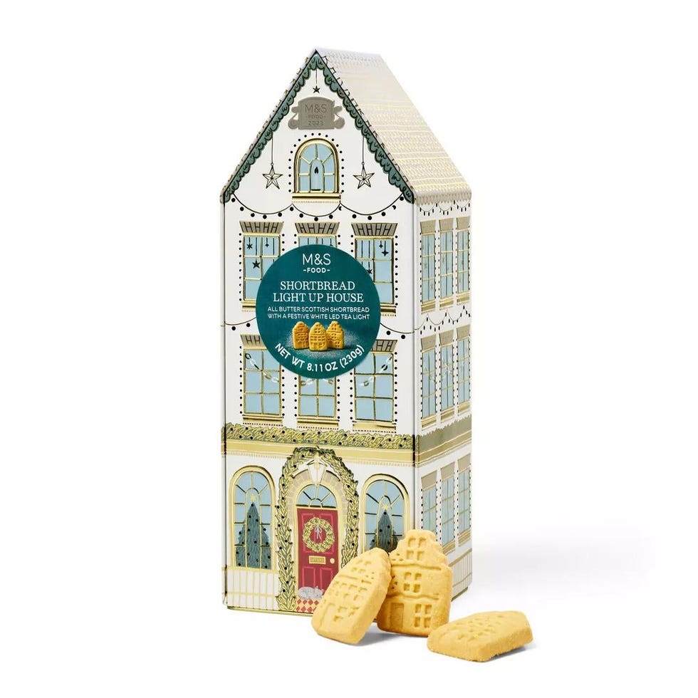 M&S Shortbread Cookies Light Up House