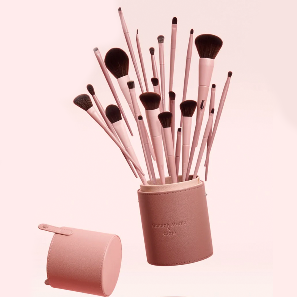 17 Best Makeup Brushes Of 2024 According To Experts   1701737523 Cl 656e7419592e4 