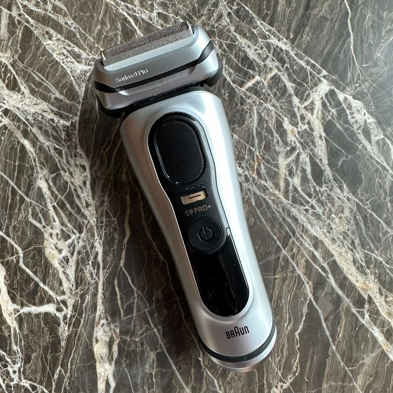 Philips Shaver Series 7000 review: a smart electric shaver for