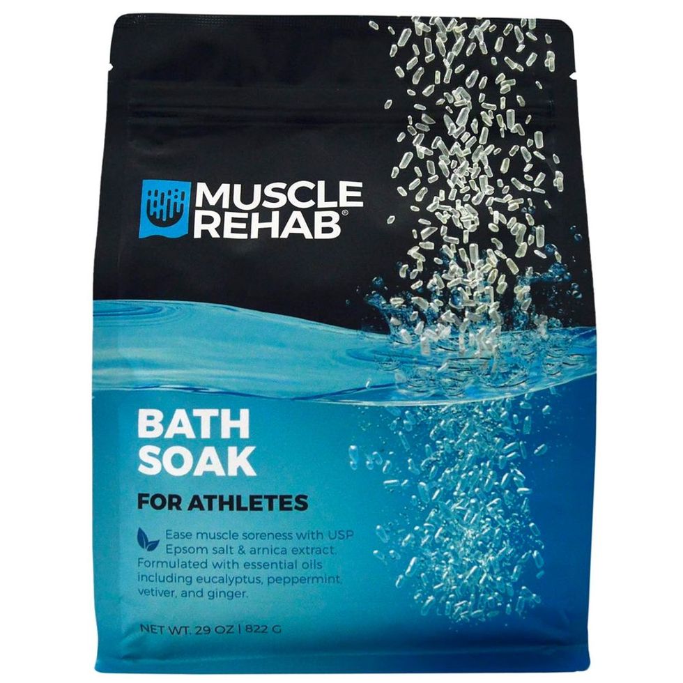 https://hips.hearstapps.com/vader-prod.s3.amazonaws.com/1701880047-epsom-salts-with-magnesium-for-soaking-for-pain-muscle-recovery-bath-soak-6570a0e8f3a8c.jpg?crop=1xw:1xh;center,top&resize=980:*