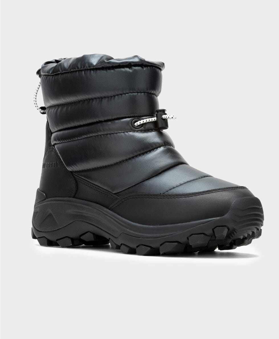 15 best snow boots for women to shop for your 2024 ski holiday