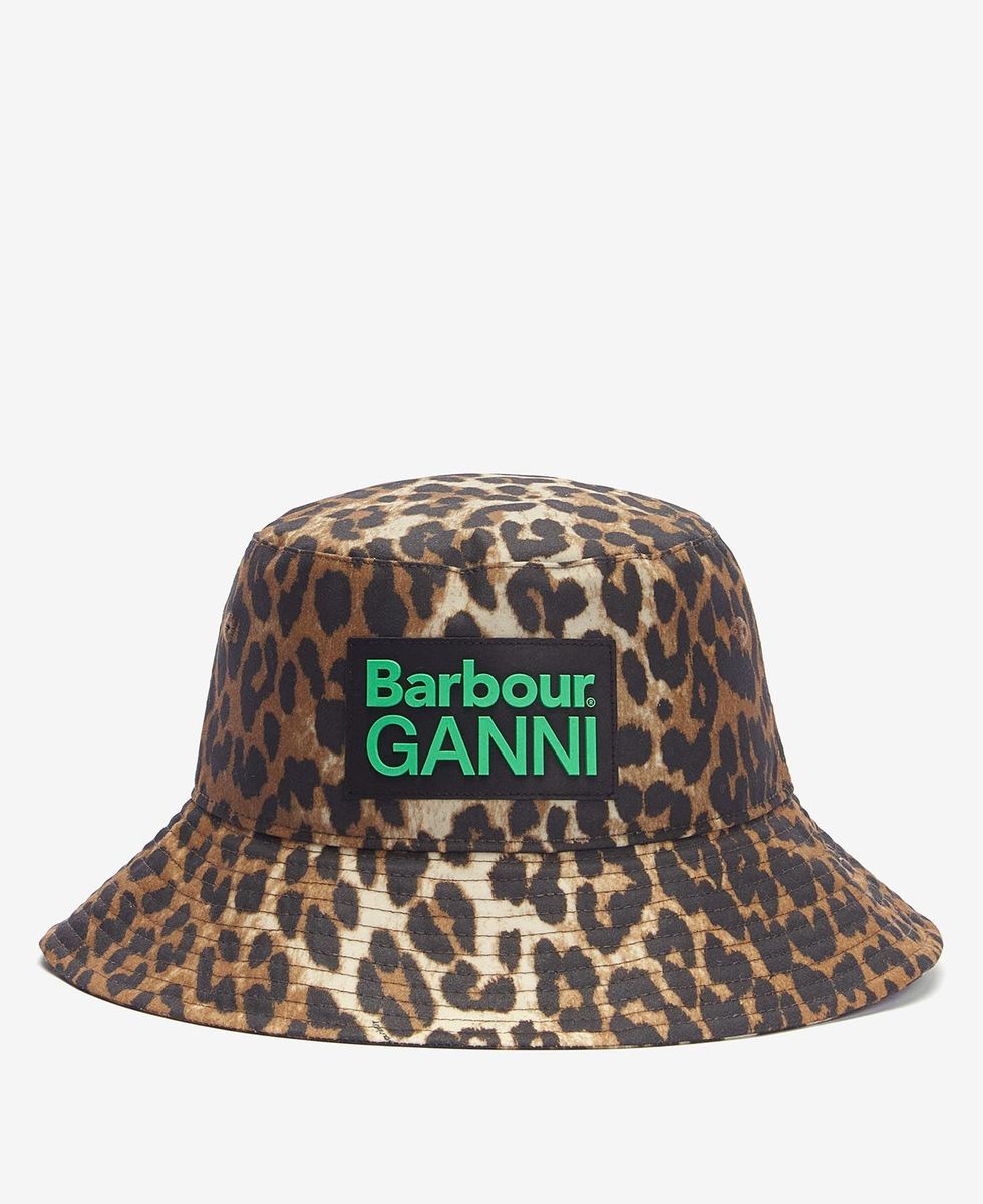Waxed leopard bucket hat