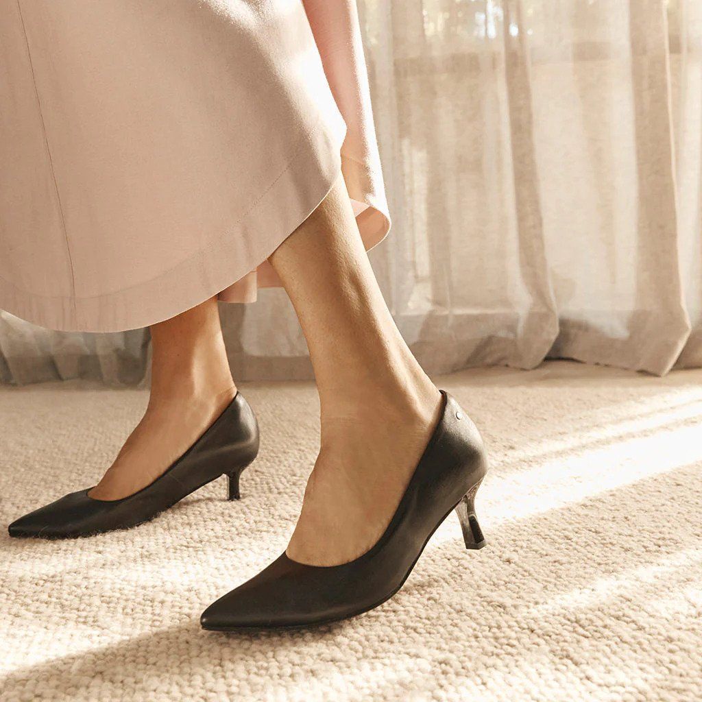 Wide Width Kitten Heel Pointed Toe Pumps-dreampairshoes