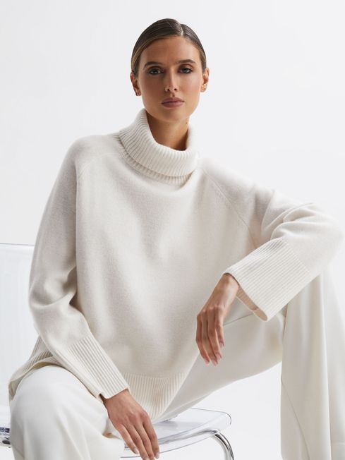 Turtle neck white clearance jumper