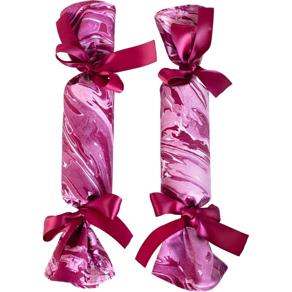 12 Best Christmas Crackers For The Whole Family