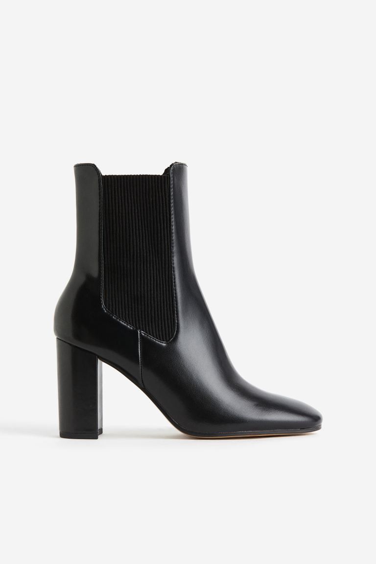 Black leather pointed chelsea clearance boots