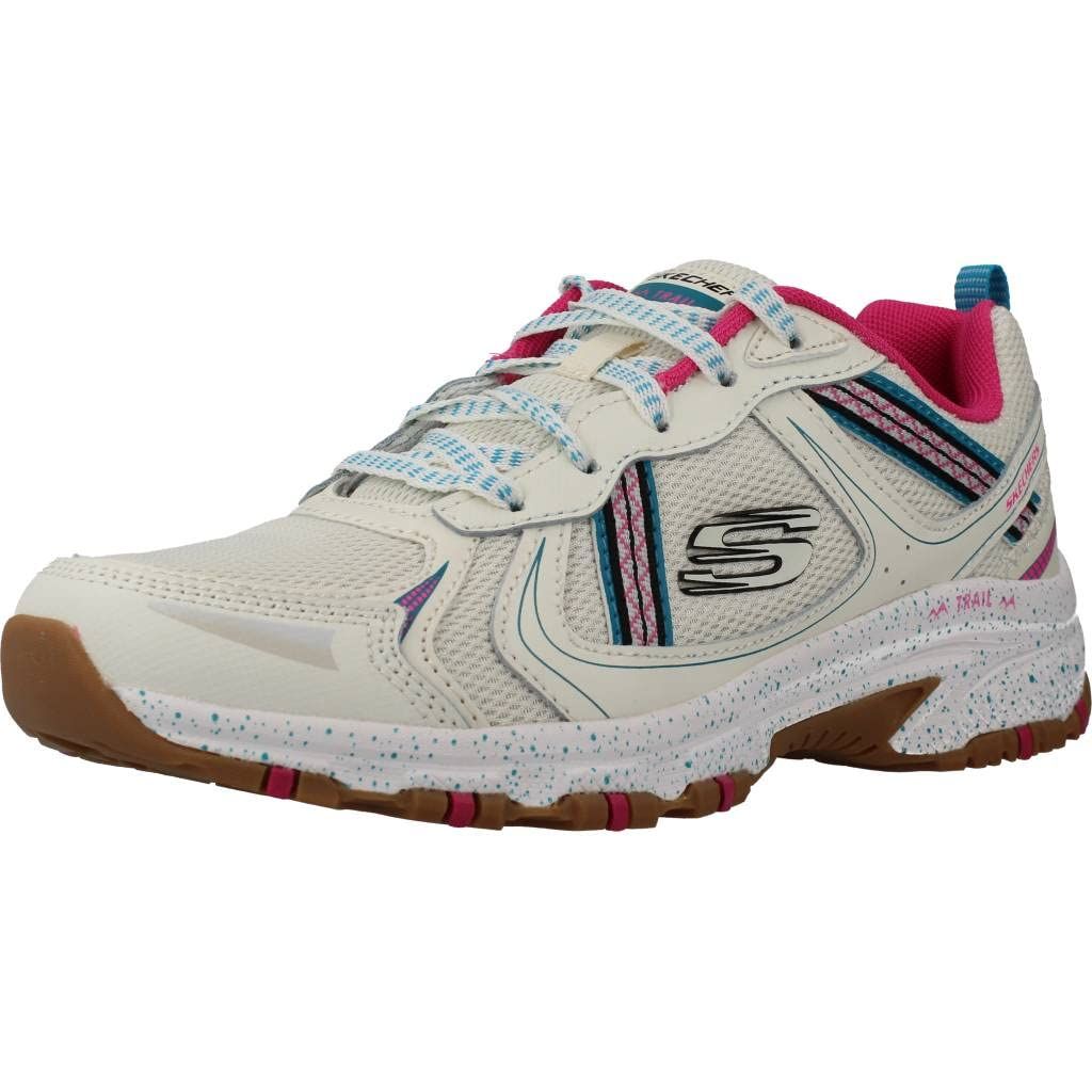 Las zapatillas de Skechers que arrasan entre las mujeres de 50