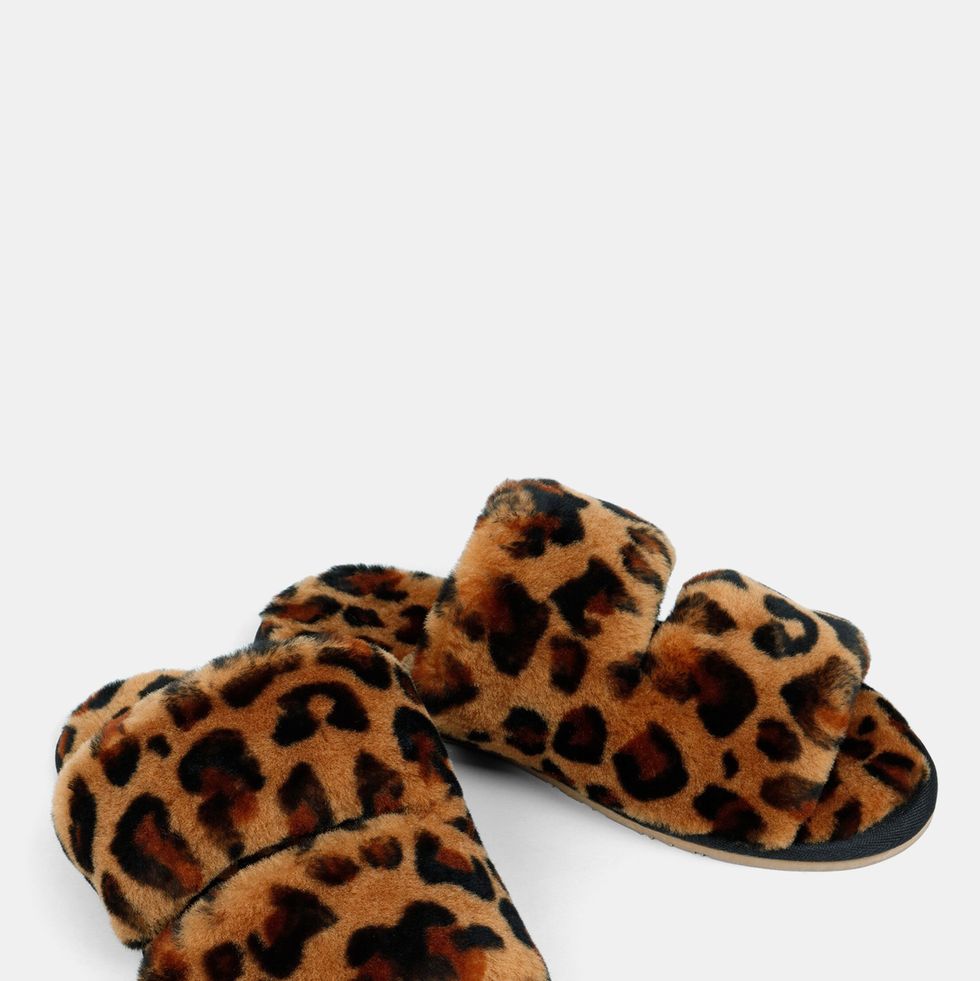 25 best slippers for women for toasty toes all winter long