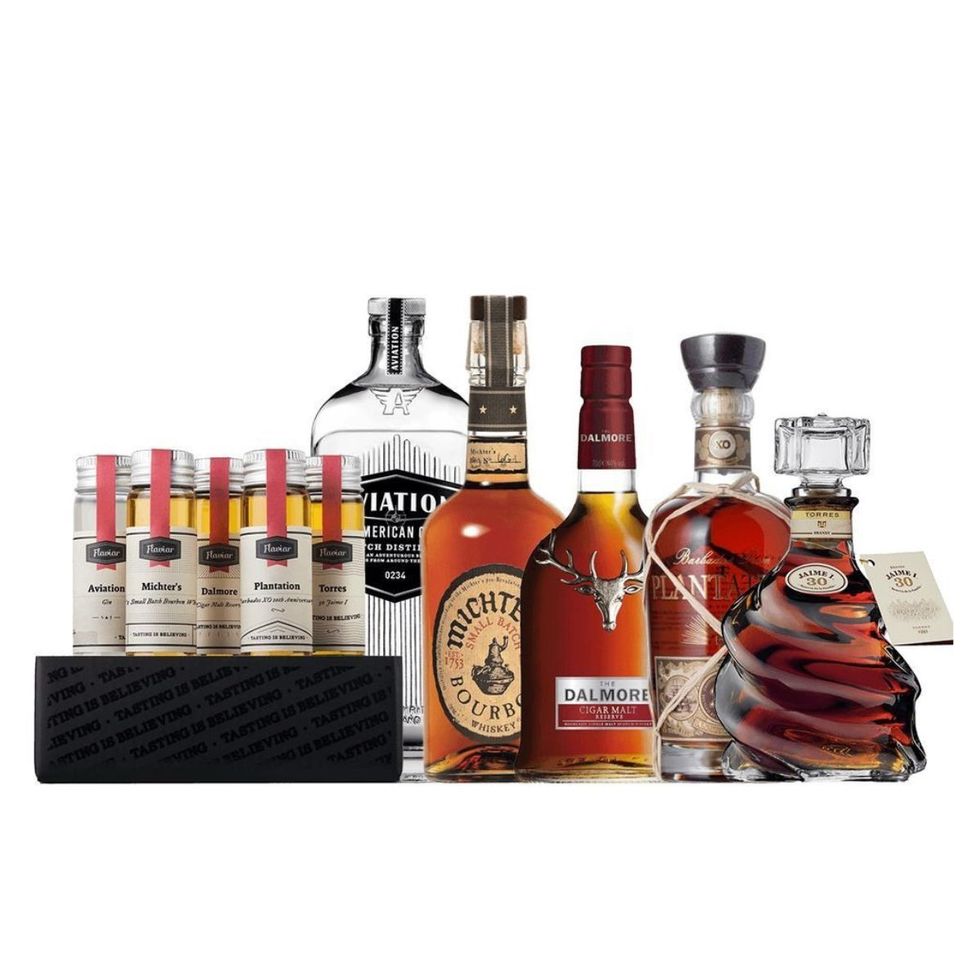 VI Ai Whiskey Flask Carafe Decanter, Whiskey Glasses, Whiskey Carafe for Wine, Liquor, Scotch, Bourbon, Brandy - 750ml