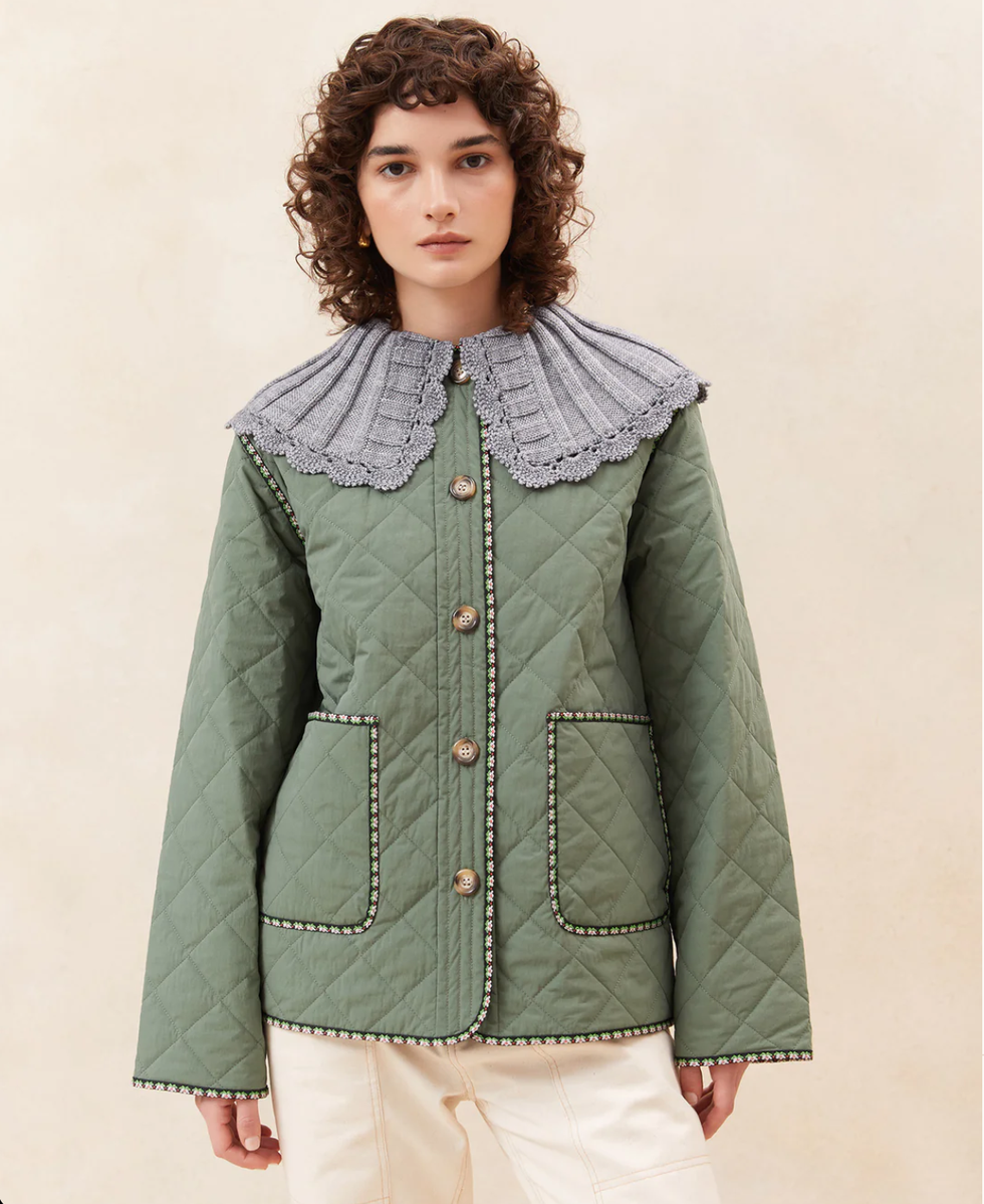 Elegant Womens Cotton Quilted Jacket With Padded Big Pockets Solid