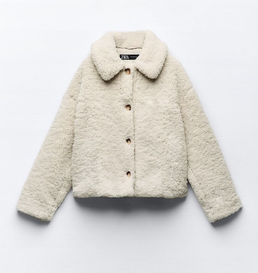 La primera chaqueta de borreguito del invierno ya está en Zara