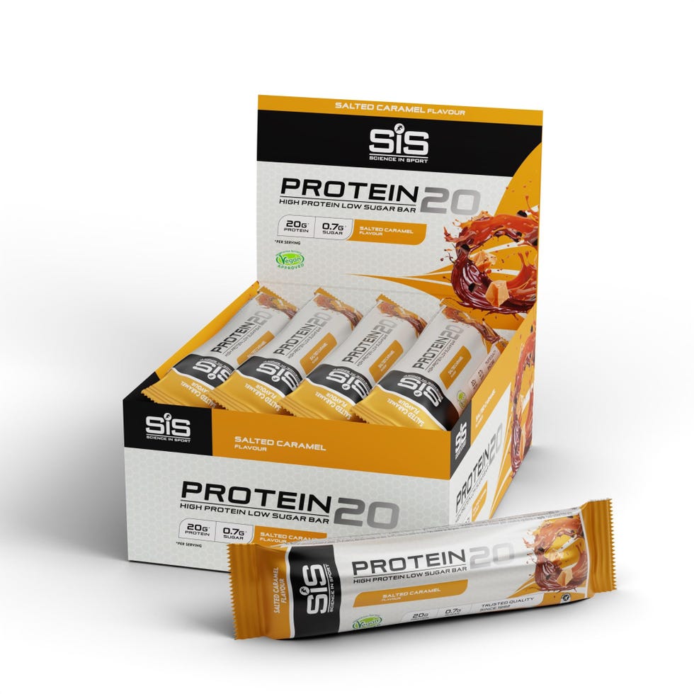 Science in Sport Protein20, barretta proteica vegana con 20g di proteine per barretta da 55g, a basso contenuto di zuccheri, snack proteico ricoperto di cioccolato, conf da 12 con caramello salato