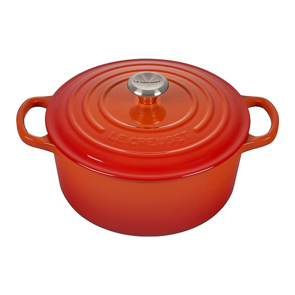 https://hips.hearstapps.com/vader-prod.s3.amazonaws.com/1704309330-lecreuset1233-6595b22a9479b.png?crop=1xw:1xh;center,top&resize=980:*