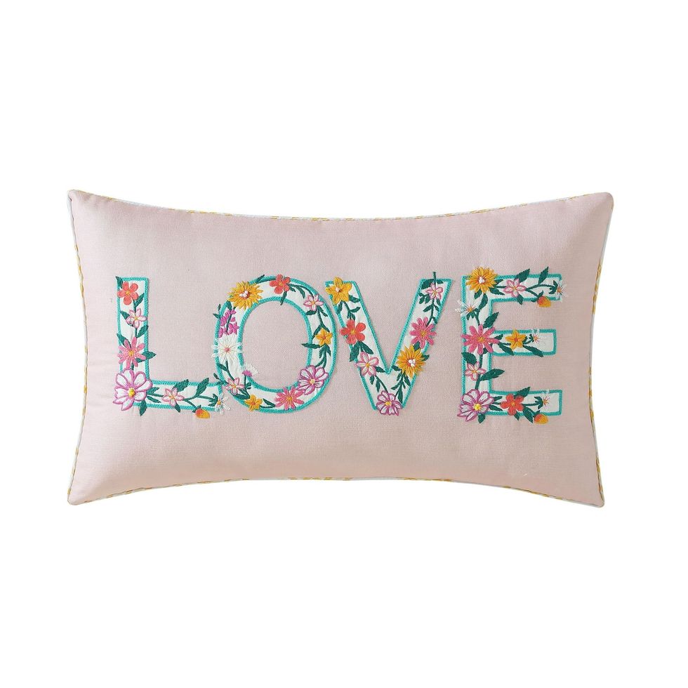 https://hips.hearstapps.com/vader-prod.s3.amazonaws.com/1704316300-galentines-gifts-the-pioneer-woman-embroidered-floral-pillow-6595cd4d9b141.jpg?crop=1xw:1xh;center,top&resize=980:*
