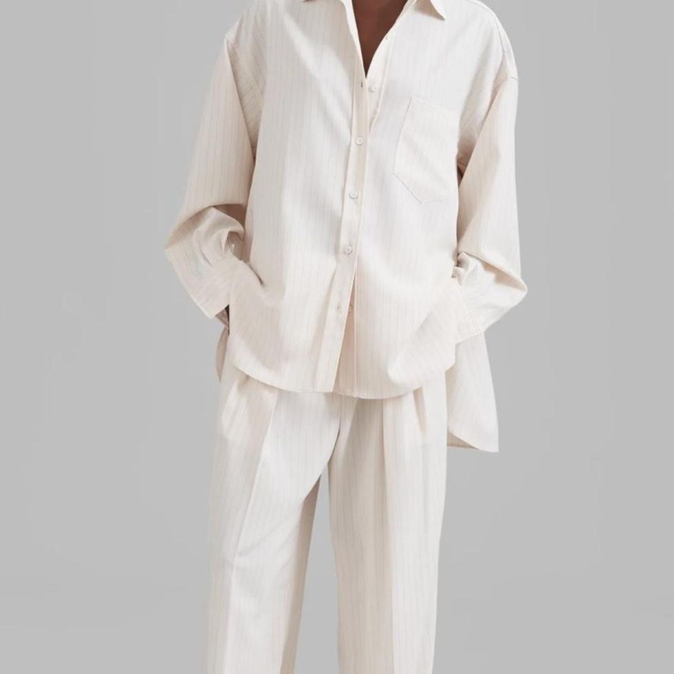 Basic Editions white linen capri pants Slightly see - Depop