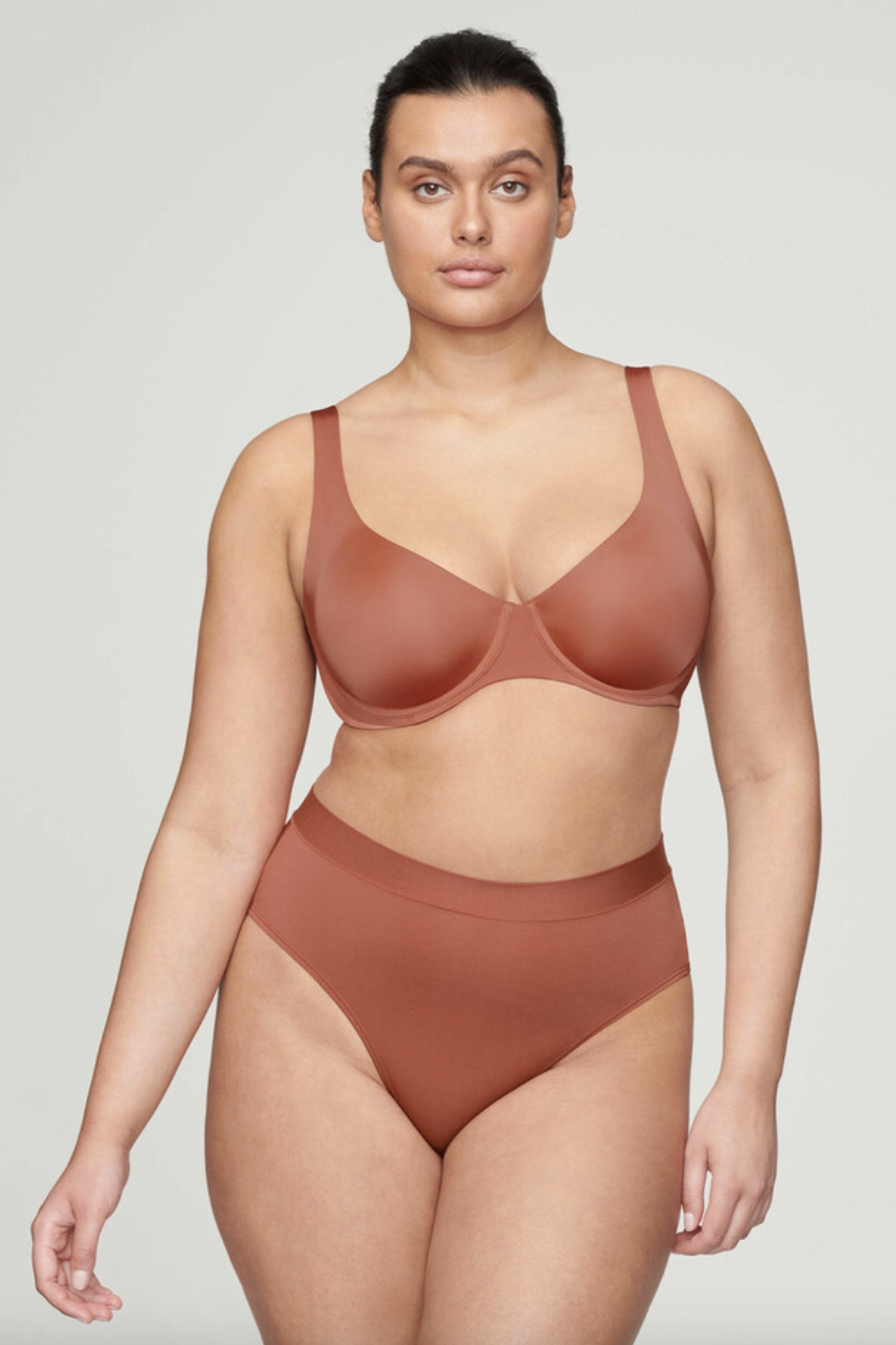 Average Size Figure Types in 40B Bra Size Comfort Strap, Moulded and  Seamless Bras