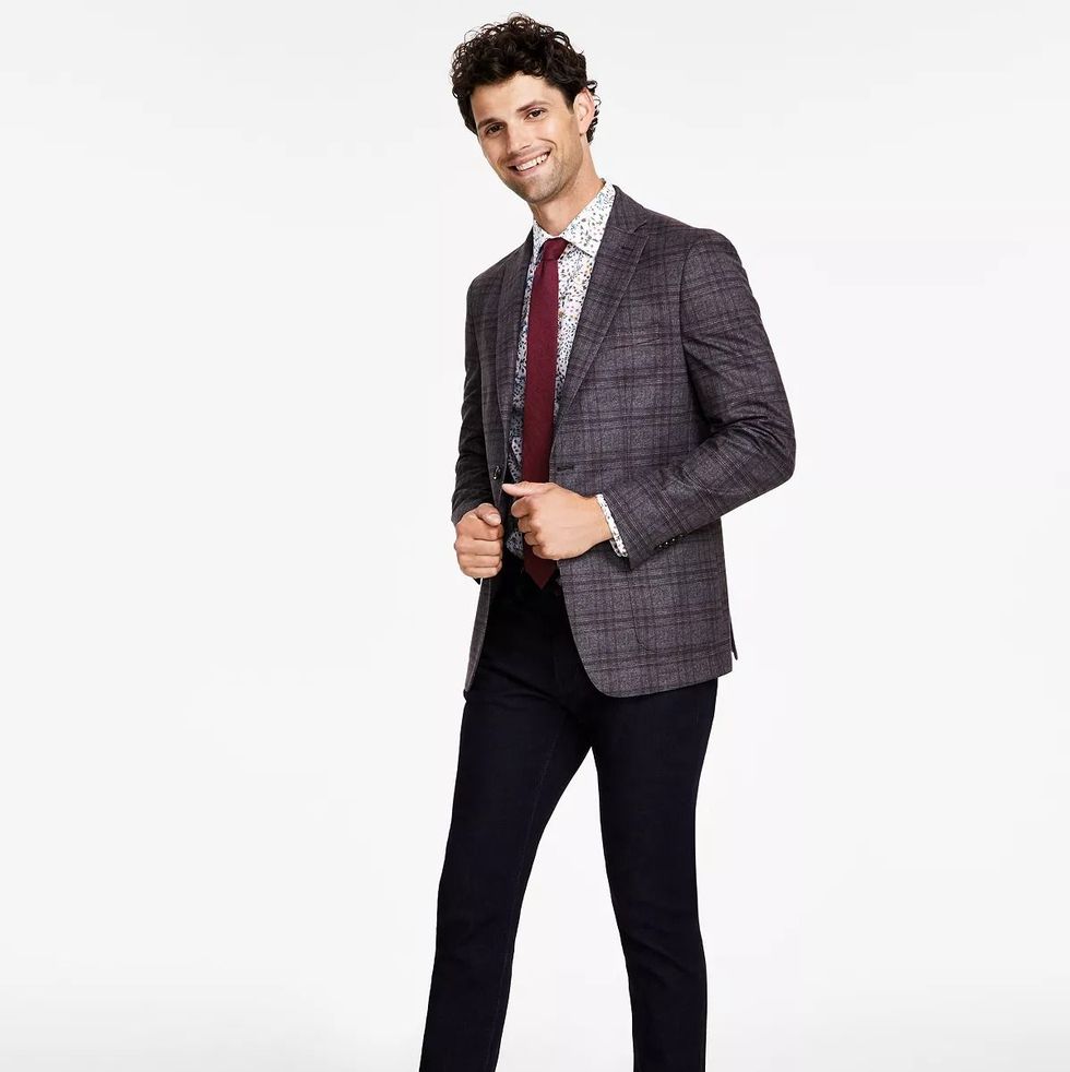 What to wear under a blazer - 8 Tips for Men 2024