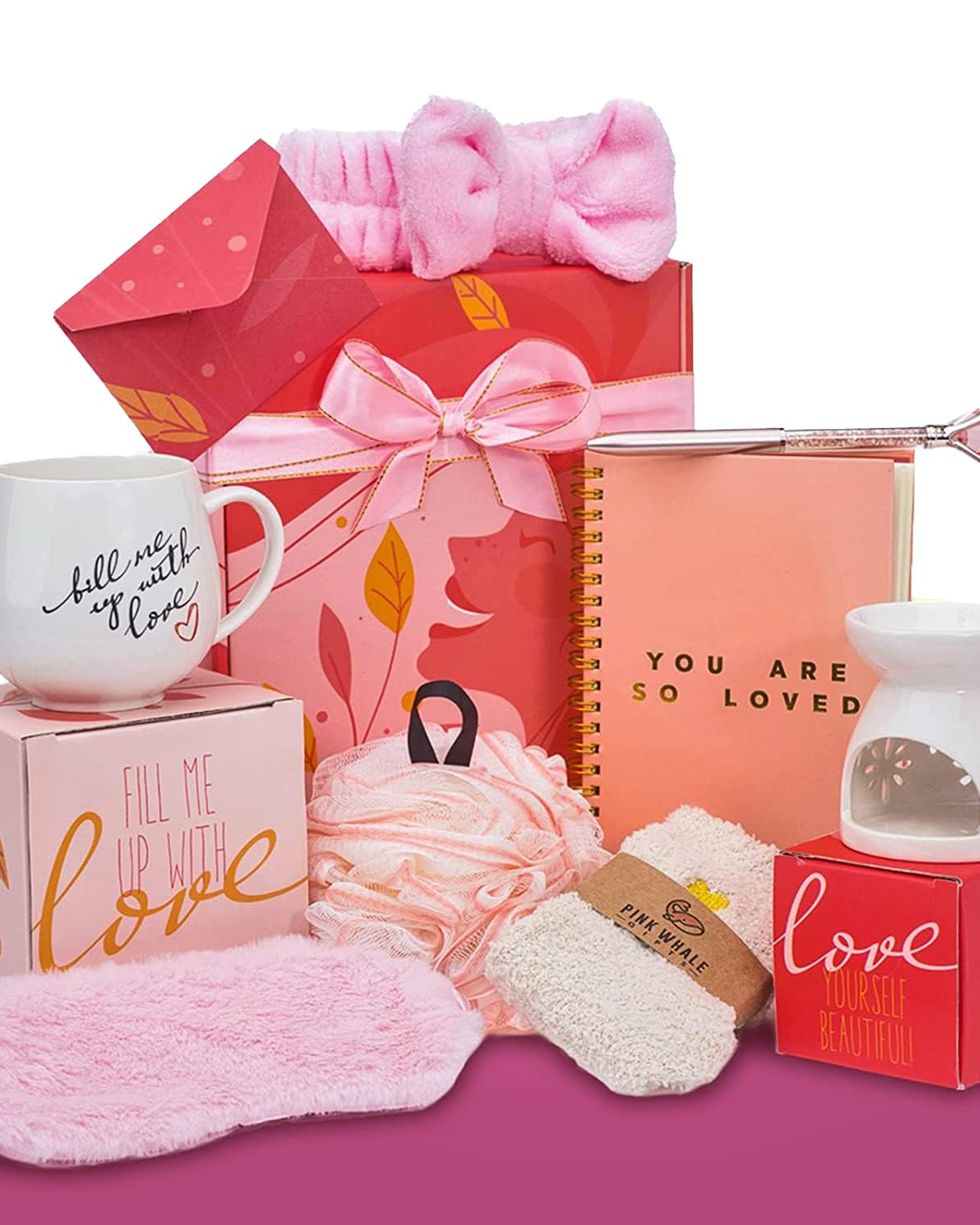 50 Best Romantic Gifts for Her 2024