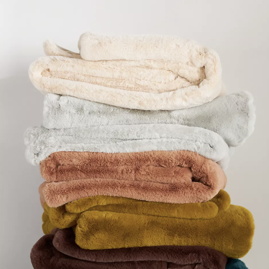 Super Cozy Ultra Soft Ribbed Faux Fur Oversized Blanket/Bedspread –