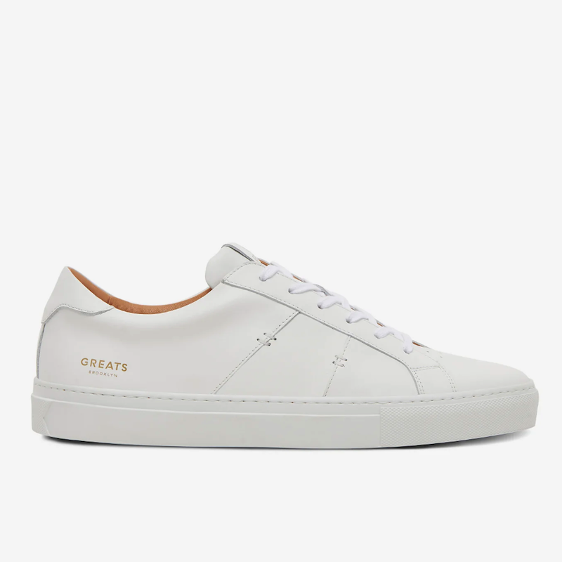23 Ways to Wear a Pair of White Sneakers - Pretty Designs
