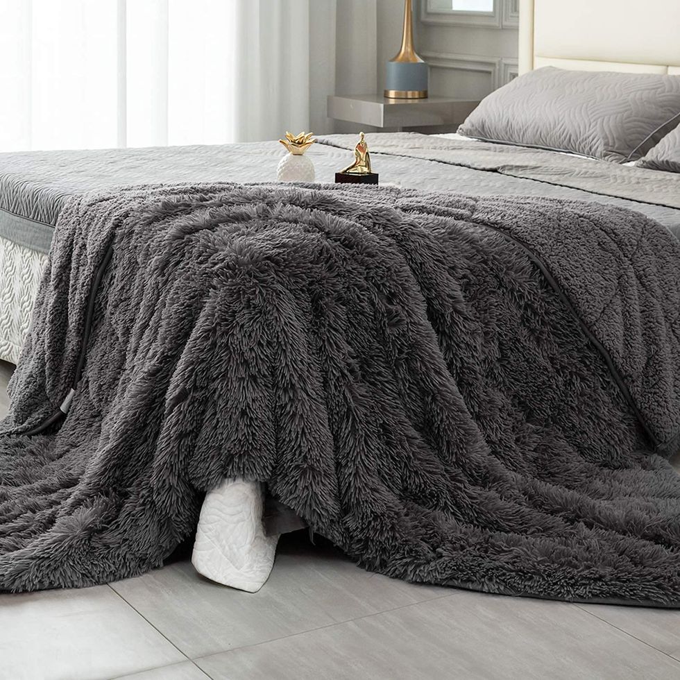 Fuzzy Faux Fur Weighted Blanket 