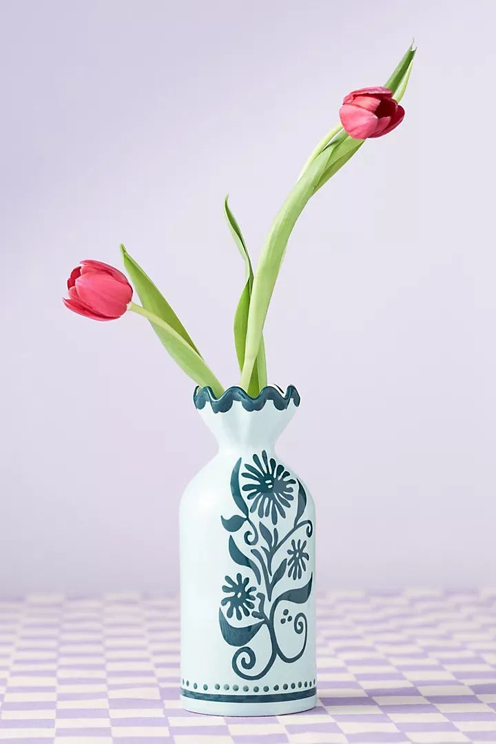 6 Big Interior Design Trends For Spring 2024   1706003149 1705596109 Ceramic Love Vase 65a95488d4a8d 